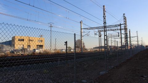 Territori demana al ministeri de Foment la substituci&oacute; definitiva de la passarel&middot;la met&agrave;l&middot;lica per un pas subterrani en l'estaci&oacute; de tren.