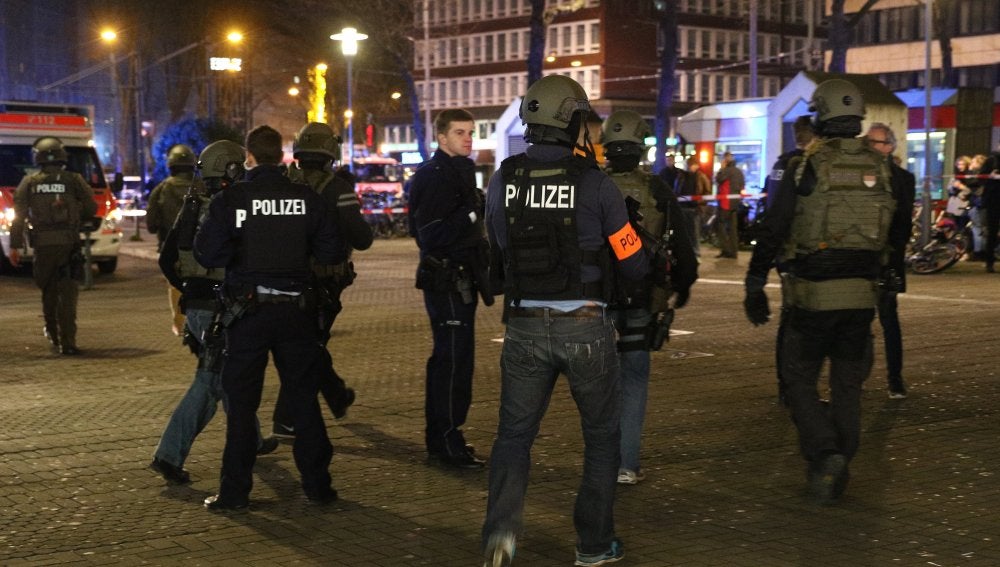 Policía alemana tras el ataque en Dusseldorf