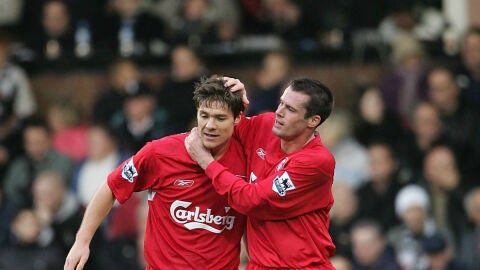 Xabi Alonso, con Carragher