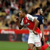 Mbappe celebra un gol Mbappe celebra un gol