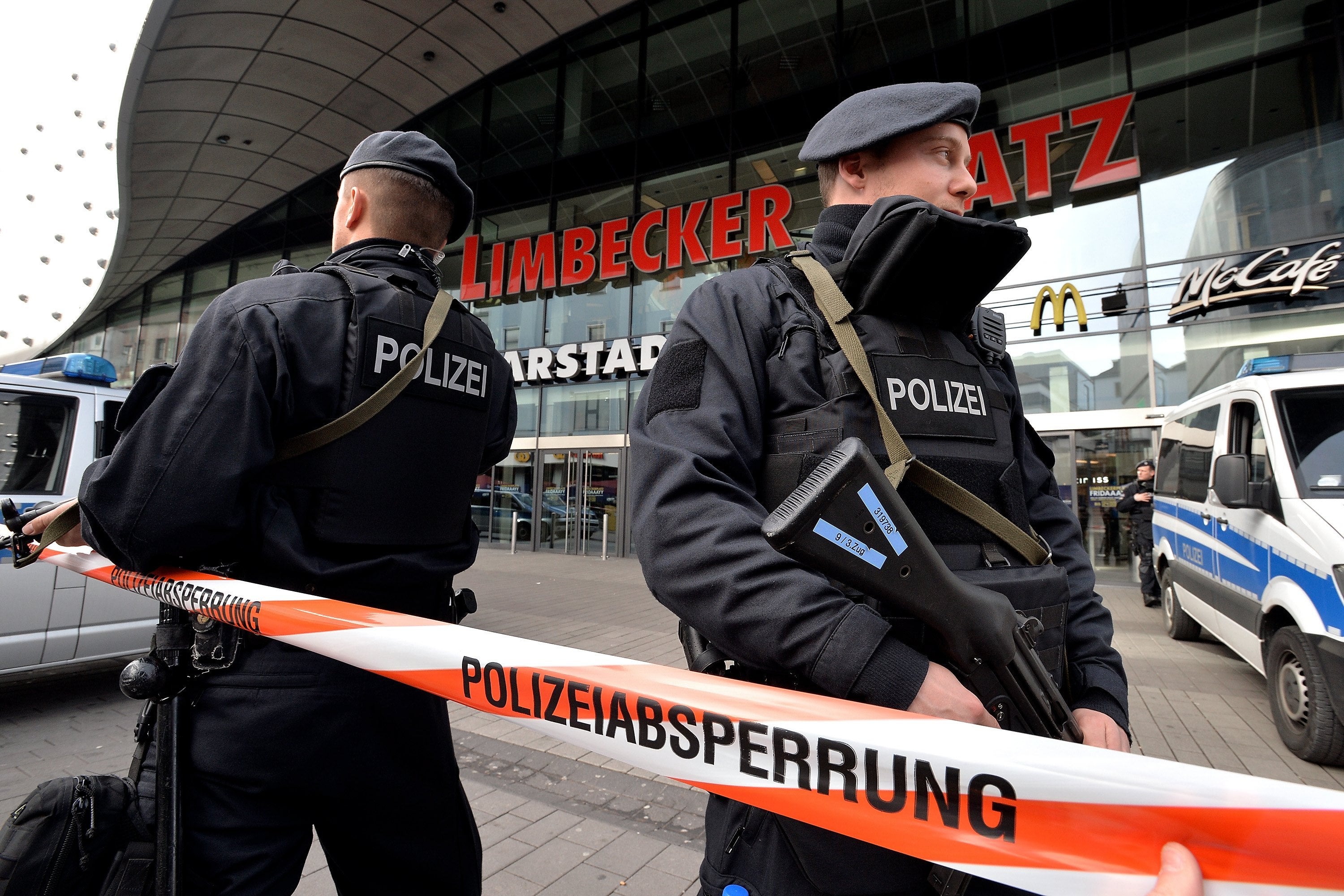 La Policía frustra un atentado terrorista en un centro comercial de Essen, Alemania La Policía frustra un atentado terrorista en un centro comercial de Essen, Alemania