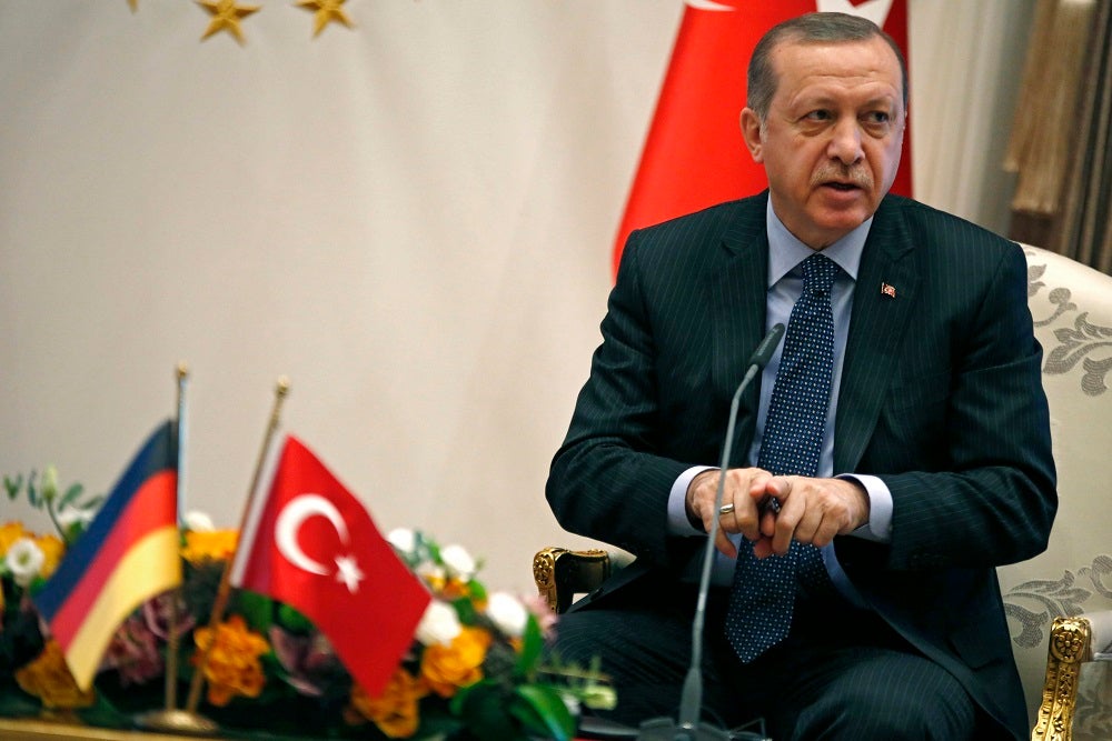 Erdogan llama Holanda "república bananera" y dice que "pagará por sus acciones" Erdogan llama Holanda "república bananera" y dice que "pagará por sus acciones"