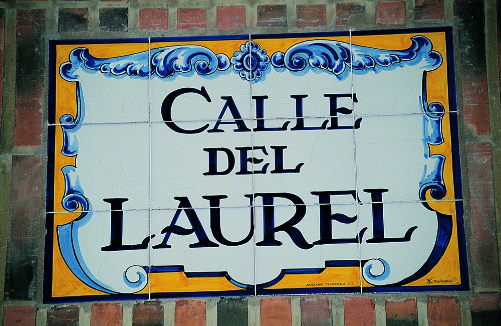"Yo quiero unos champiñones de la calle Laurel" "Yo quiero unos champiñones de la calle Laurel"