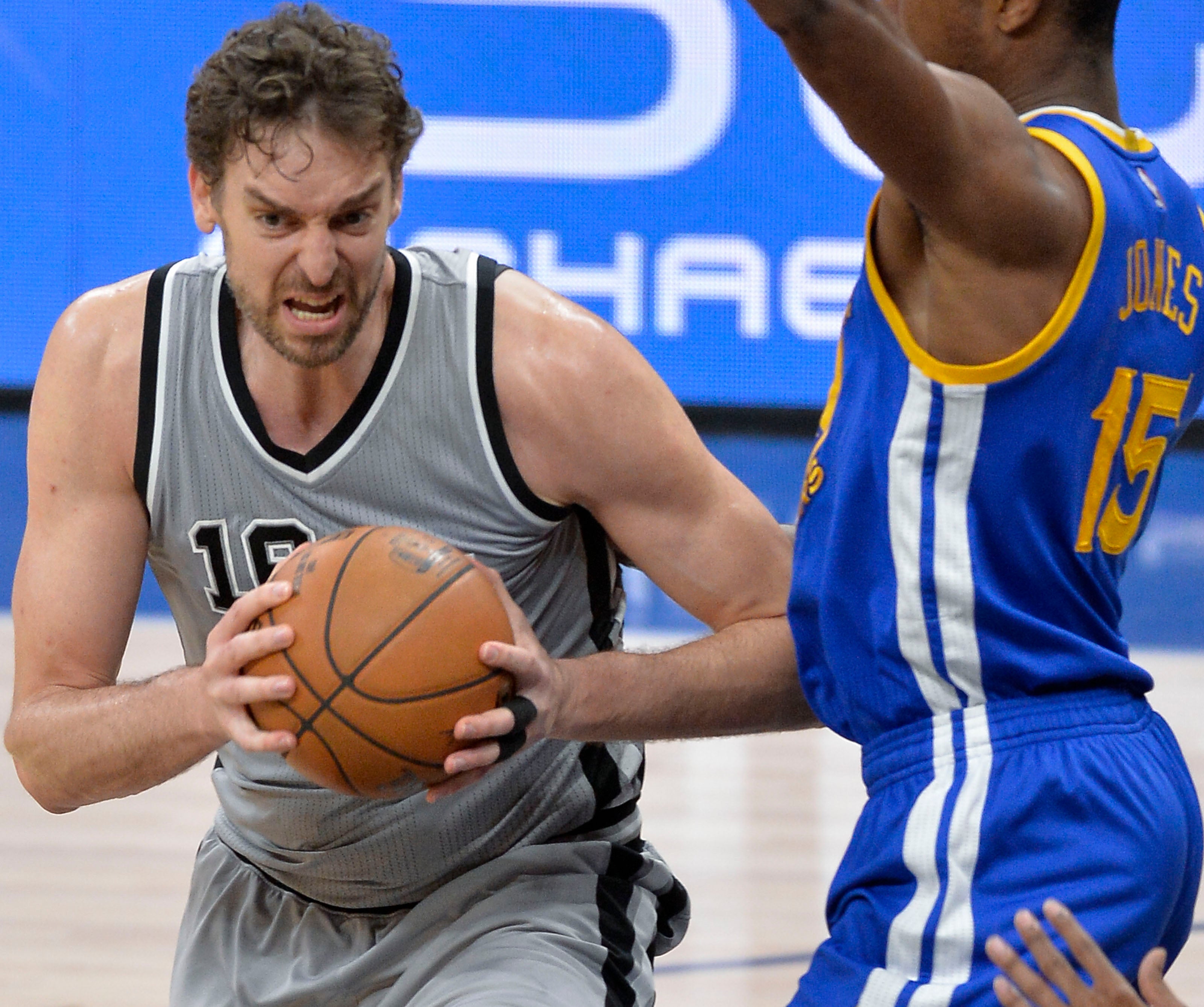 Los Spurs vencen a los Warriors en el partido de las ausencias Los Spurs vencen a los Warriors en el partido de las ausencias