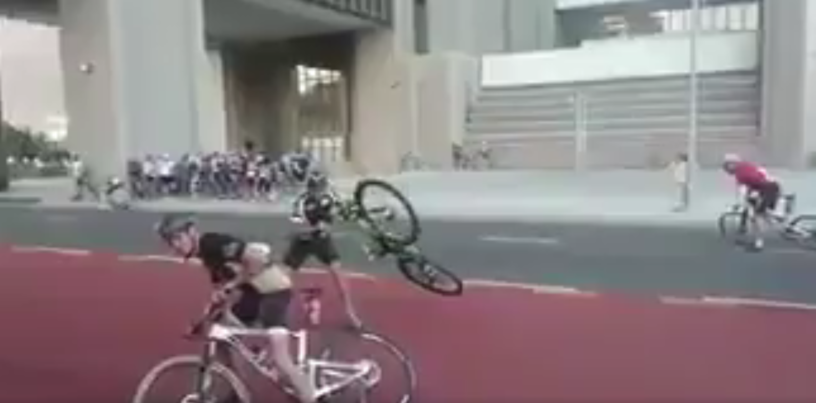 Cancelan una prueba ciclista en Sudáfrica por vientos huracanados Cancelan una prueba ciclista en Sudáfrica por vientos huracanados