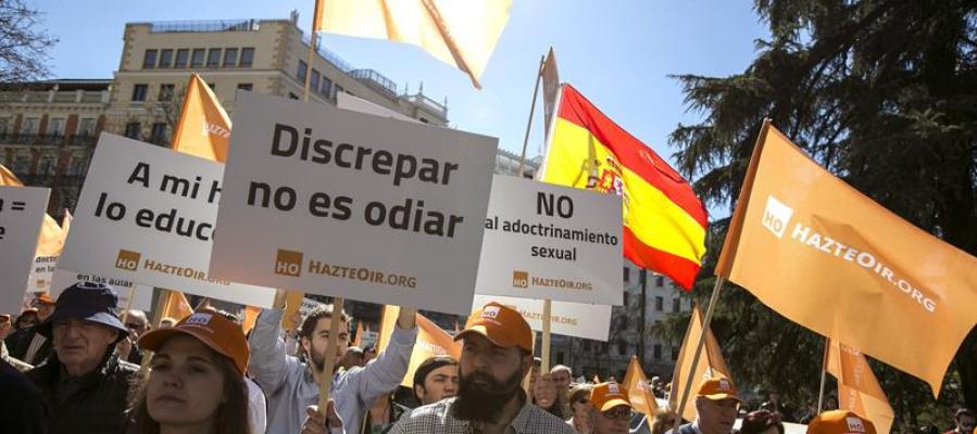 Manifestación en Madrid a favor del autobús Hazte Oír Manifestación en Madrid a favor del autobús Hazte Oír