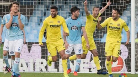 Los amarillos celebran la victoria en Vigo