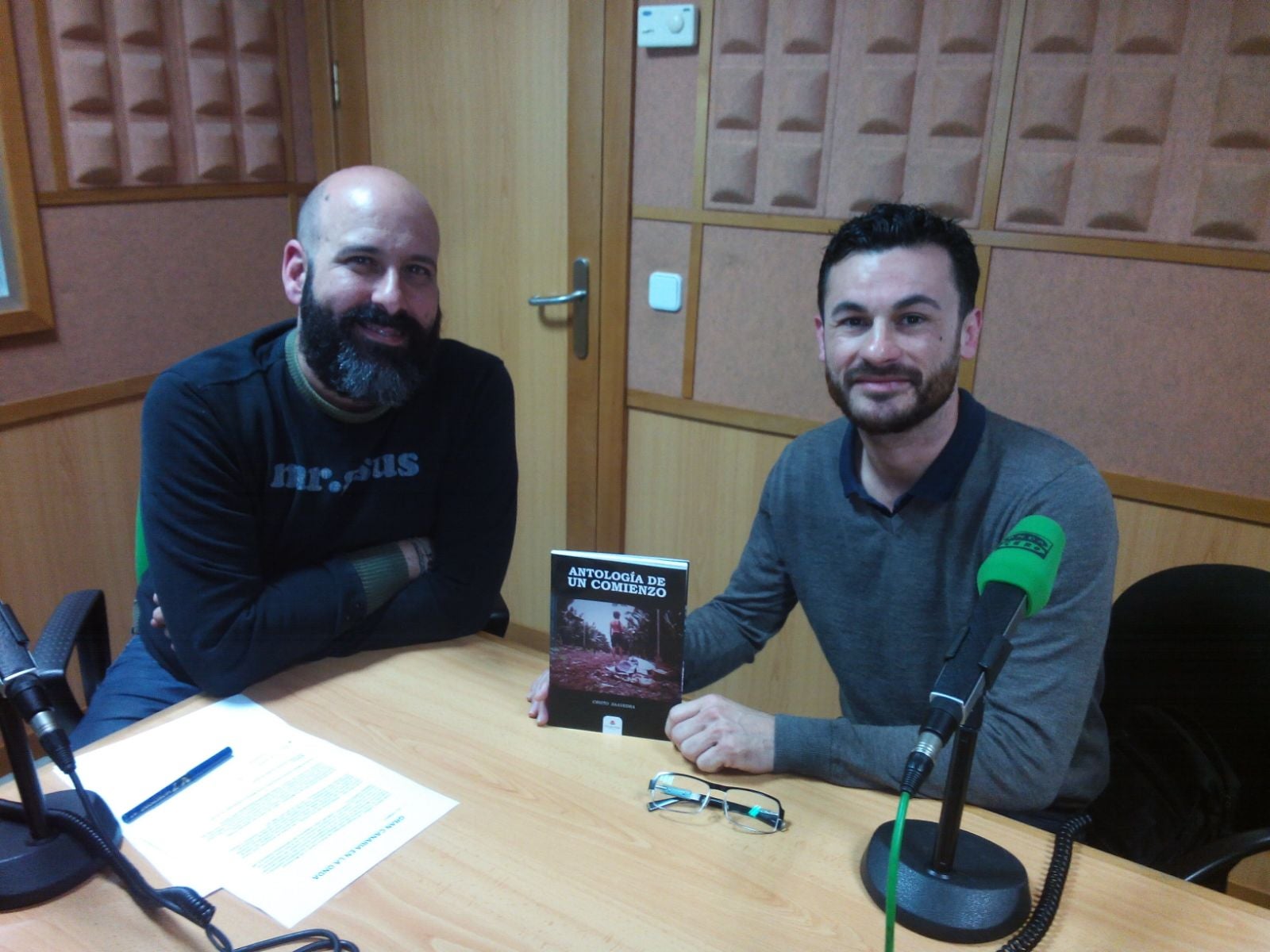Cristo Saavedra Sarmiento nos presenta "Antología de un Comienzo" Cristo Saavedra Sarmiento nos presenta "Antología de un Comienzo"