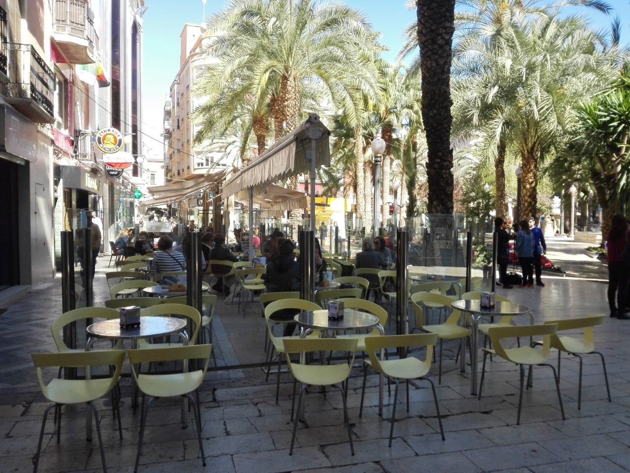 La Asociación de Afectados por el Ruido de Elche no apoyará la ordenanza de terrazas si no incluye sonometrías previas a autorizarlas La Asociación de Afectados por el Ruido de Elche no apoyará la ordenanza de terrazas si no incluye sonometrías previas a autorizarlas