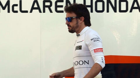 Fernando Alonso, durante una sesi&oacute;n de pretemporada con McLaren