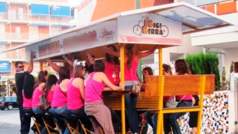 as poEl Ayuntamiento de Madrid se plantea la nueva regularizaci&oacute;n para que las 'bicibirras' vuelvan a circular.l&eacute;micas 'bicibirras' 