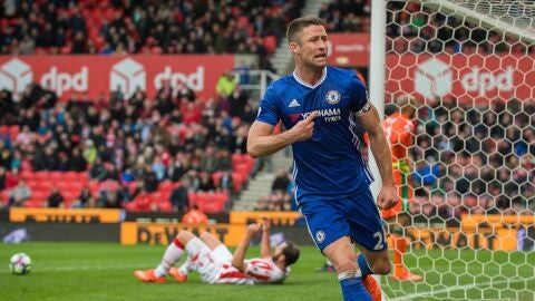 Cahill celebrando su gol