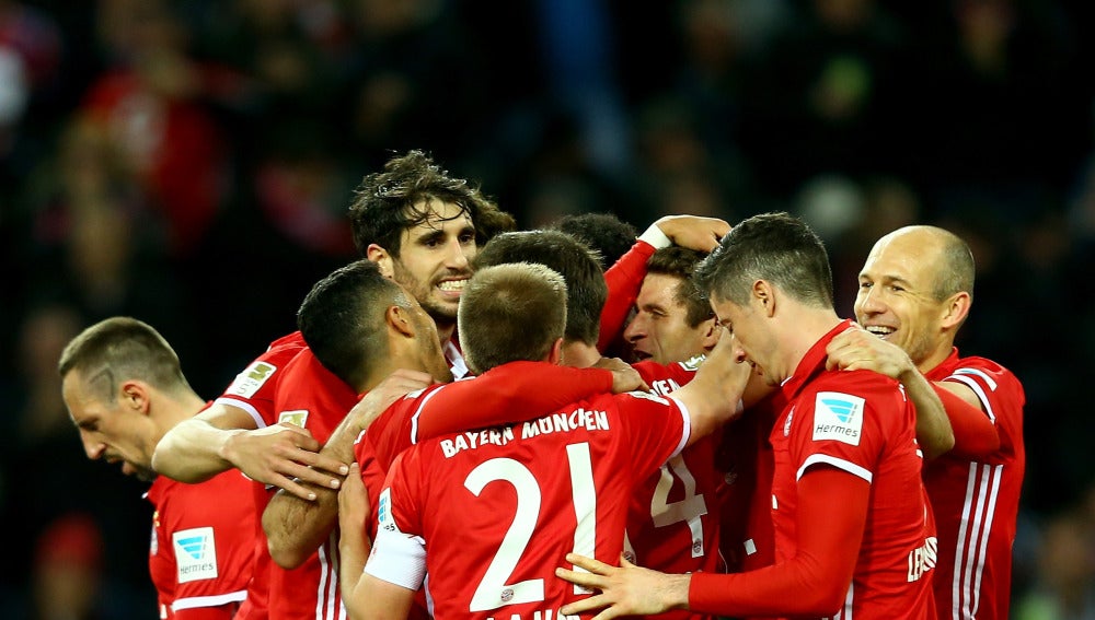 El Bayern de Múnich celebrando su gol
