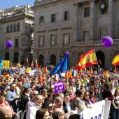 Miles de personas se manifiestan en Barcelona