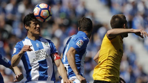 Mantovani cabecea un bal&oacute;n