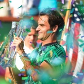 Roger Federer alza el trofeo de Indian Wells al cielo de California Roger Federer alza el trofeo de Indian Wells al cielo de California