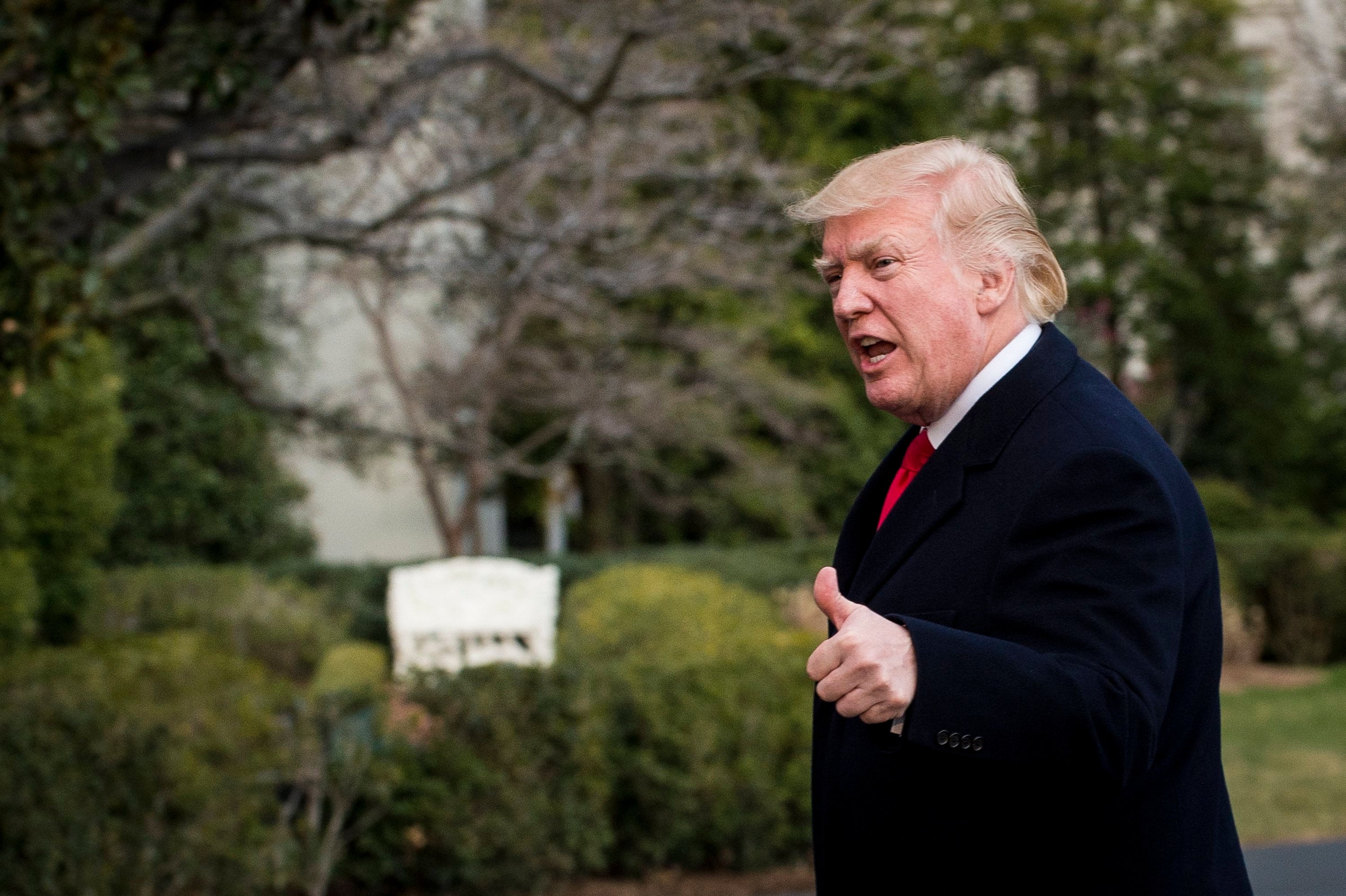 El FBI cree que el círculo de Trump estuvo en contacto con los rusos El FBI cree que el círculo de Trump estuvo en contacto con los rusos