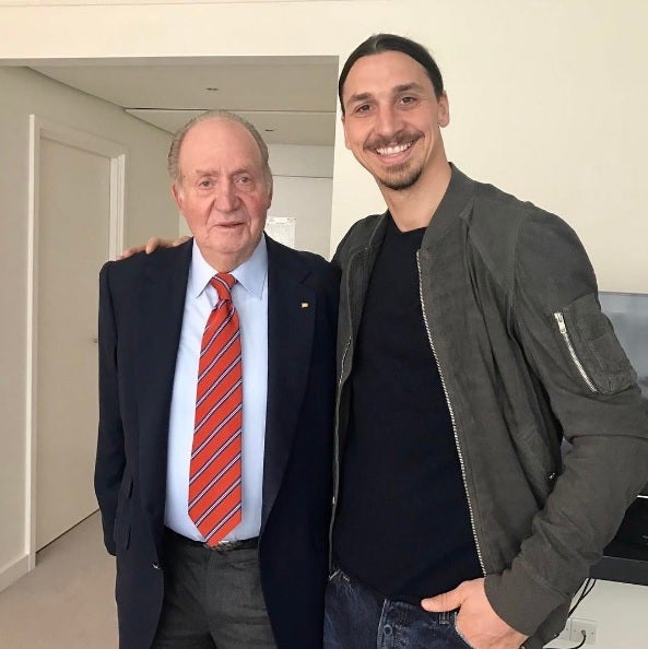 Ibrahimovic posa con el Rey Juan Carlos: "Un Rey reconoce a otro Rey" Ibrahimovic posa con el Rey Juan Carlos: "Un Rey reconoce a otro Rey"