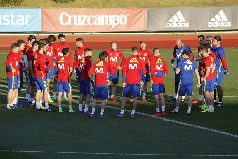 Lopetegui separa a doce internacionales con trabajos de recuperación e Illarra se entrena con normalidad Lopetegui separa a doce internacionales con trabajos de recuperación e Illarra se entrena con normalidad