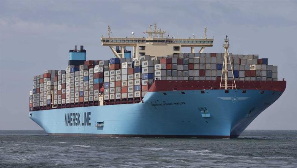 Vista del mayor buque contenedor del mundo, a su llegada al puerto de Rotterdam, Holanda