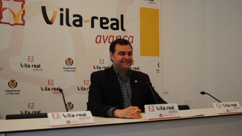 El Punt d'Atenci&oacute; a l'Emprenedor (PAE) incorpora un nou programa amb un t&egrave;cnic especialitzat que oferix assessorament del trasp&agrave;s d'empreses en funcionament.