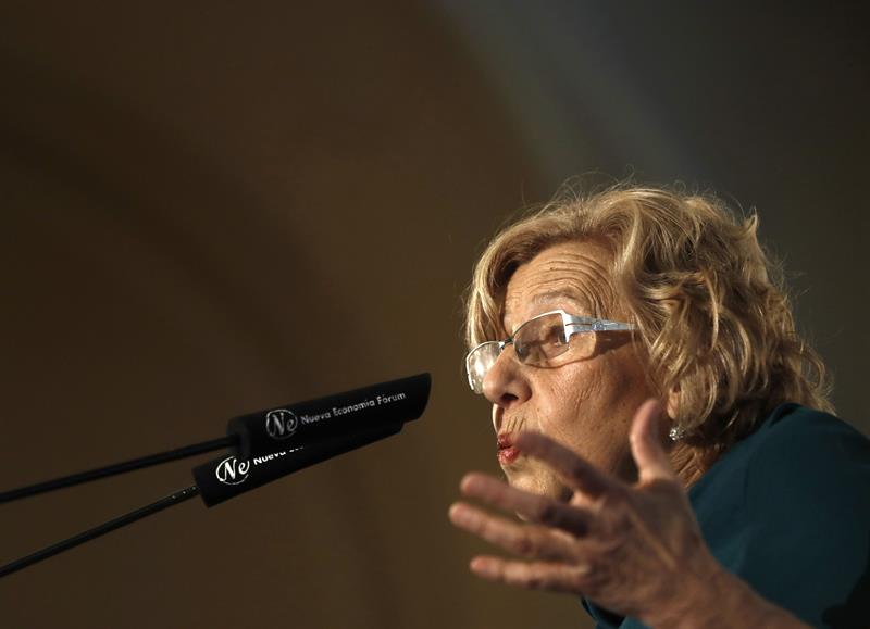 Carmena pide a los madrileños el "esfuerzo" de no usar su coche por la polución Carmena pide a los madrileños el "esfuerzo" de no usar su coche por la polución