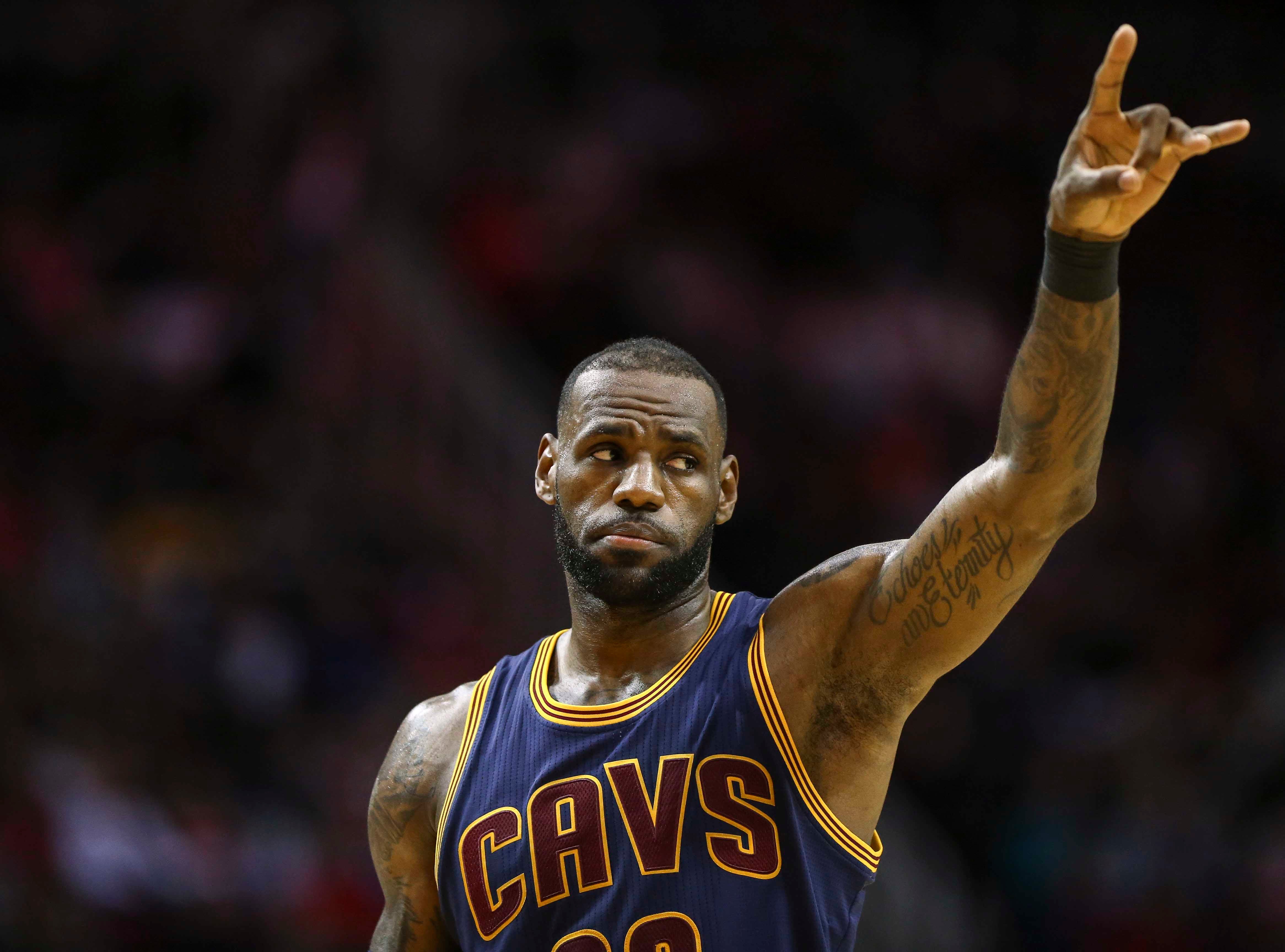LeBron James ayuda a diseñar unas zapatillas para atletas con discapacidad LeBron James ayuda a diseñar unas zapatillas para atletas con discapacidad