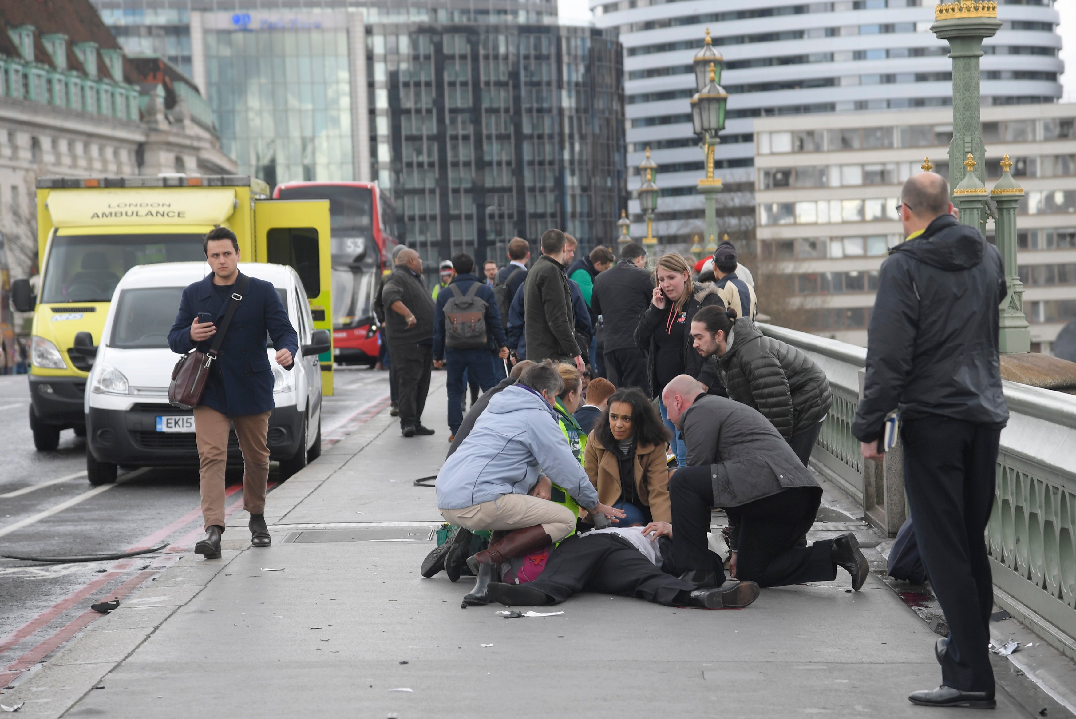 Las imágenes del ataque cerca del Parlamento de Londres Las imágenes del ataque cerca del Parlamento de Londres