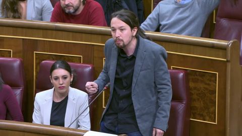 Frame 50.832749 de: Iglesias dice que al Gobierno 'se la bufa' el Congreso y Rajoy pide respeto