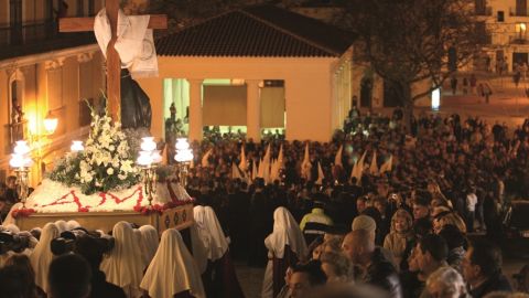 Caperutxes, pancaritats, procesiones y sabores divinos 