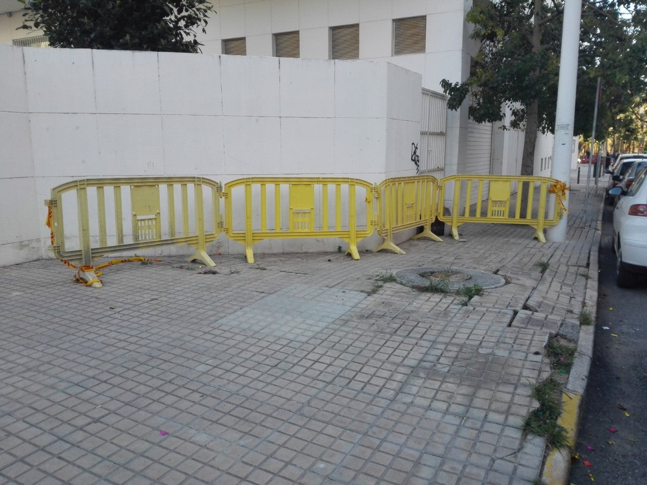 Ilicitanos por Elche insiste en que la acera de acceso al PAS sigue sin arreglar a una semana de que entre en servicio Ilicitanos por Elche insiste en que la acera de acceso al PAS sigue sin arreglar a una semana de que entre en servicio