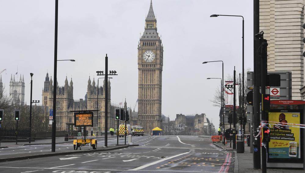 Vista general del Parlamento británico en Londres tras el ataque