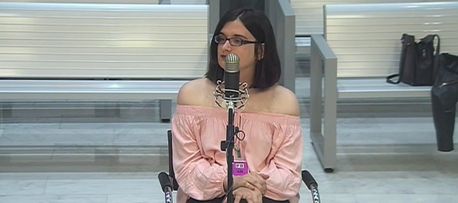 La tuitera Cassandra Vera La tuitera Cassandra Vera