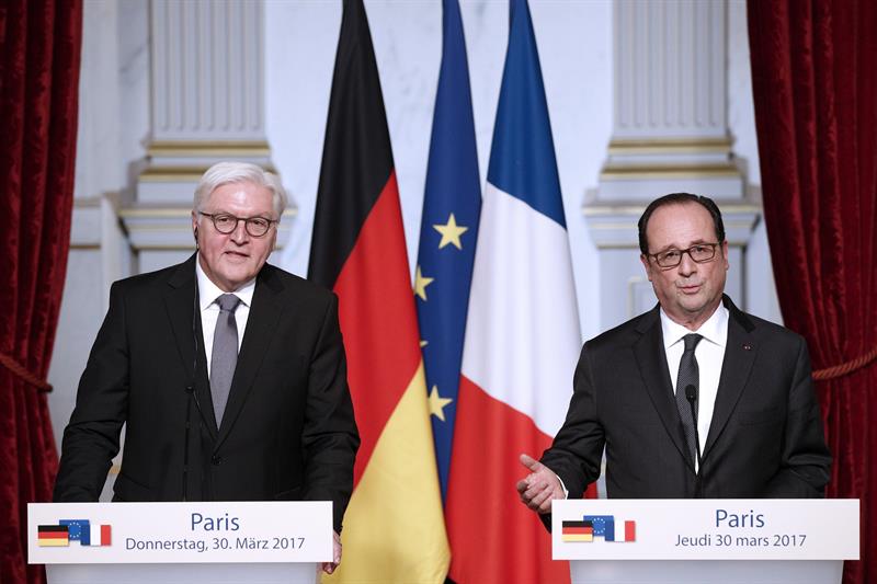 París y Berlín se fijan la misión de dar una dirección a la UE tras el 'Brexit' París y Berlín se fijan la misión de dar una dirección a la UE tras el 'Brexit'