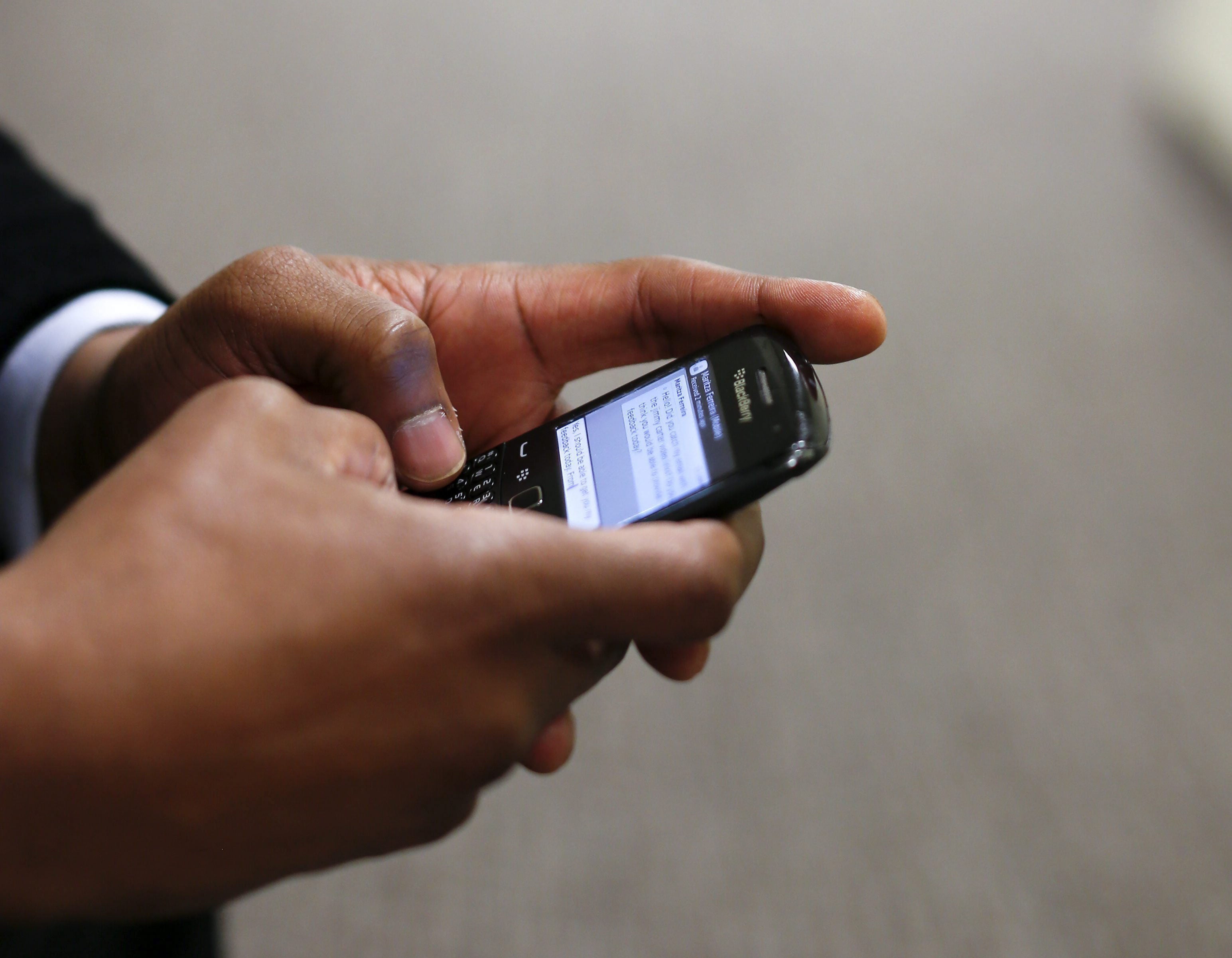 Juzgan a un joven por mandar fotos desnudo a una menor y amenazarla en una red social Juzgan a un joven por mandar fotos desnudo a una menor y amenazarla en una red social
