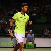Rafa Nadal levanta el puño para celebrar la victoria