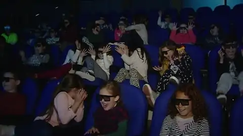 Frame 4.914435 de: La sala de cine 4D más grande de España abre sus puertas en Valencia Frame 4.914435 de: La sala de cine 4D más grande de España abre sus puertas en Valencia