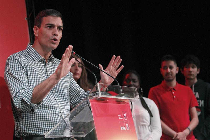 Pedro Sánchez cierra su "crowdfunding" tras recaudar más de 100.000 euros en un mes Pedro Sánchez cierra su "crowdfunding" tras recaudar más de 100.000 euros en un mes