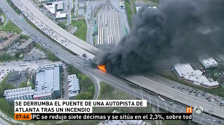 Un incendio provoca el derrumbe de un puente en Atlanta Un incendio provoca el derrumbe de un puente en Atlanta