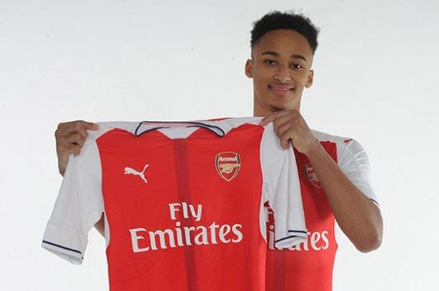 La última de Granado: Cohen Bramall, de obrero a jugar con el Arsenal La última de Granado: Cohen Bramall, de obrero a jugar con el Arsenal