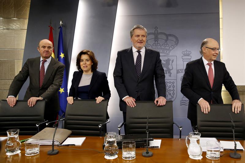 La Tertulia: El Gobierno aprueba los Presupuestos para 2017 La Tertulia: El Gobierno aprueba los Presupuestos para 2017