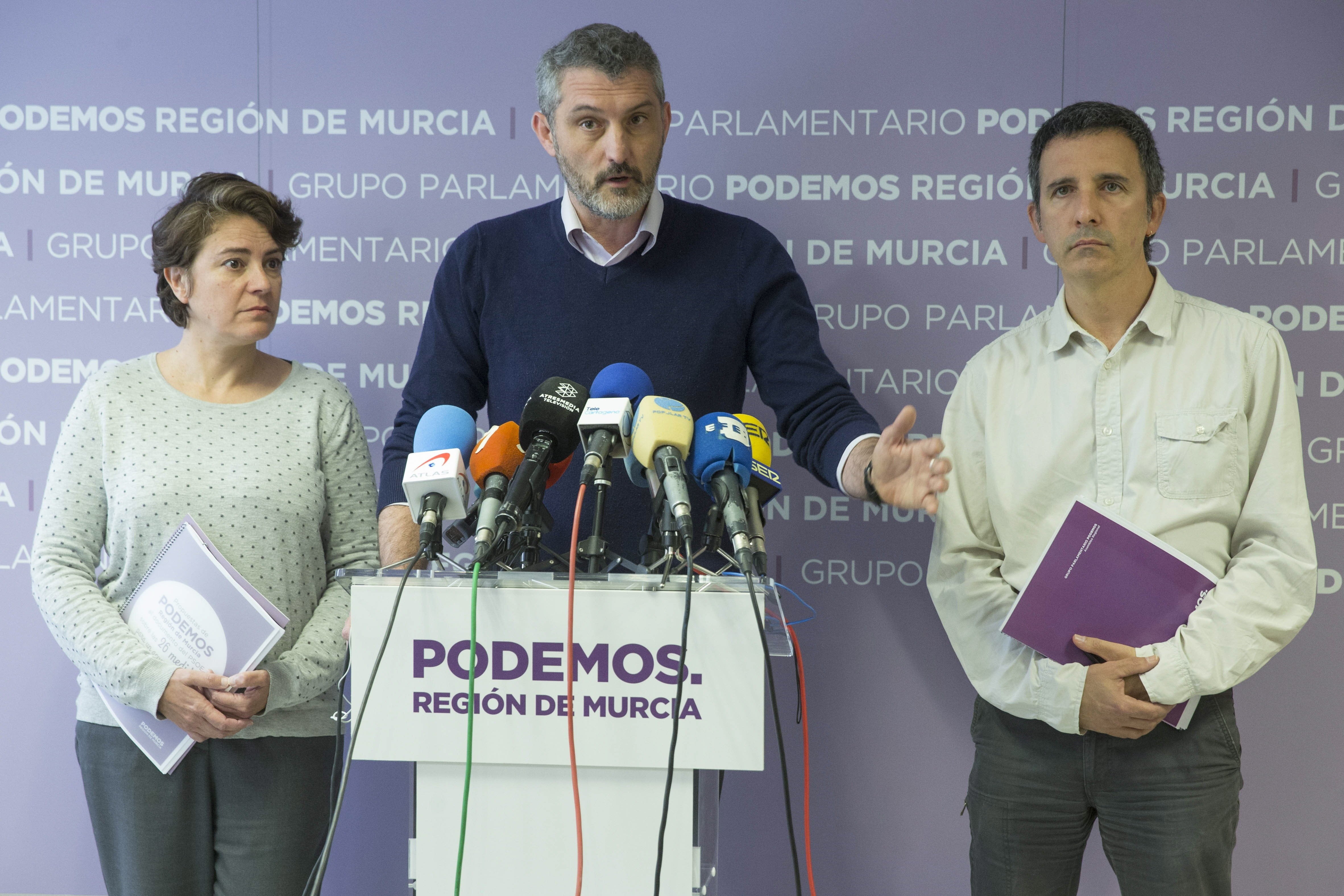 El líder de Podemos en Murcia abandona la formación: “Seguiremos defendiendo las ideas del errejonismo que ahora quedan canalizadas en Más País” El líder de Podemos en Murcia abandona la formación: “Seguiremos defendiendo las ideas del errejonismo que ahora quedan canalizadas en Más País”