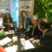 Un momento de la tertulia Un momento de la tertulia