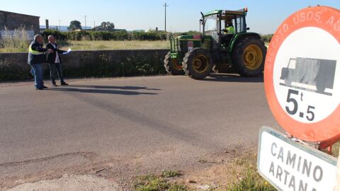 Els treballs s'emmarquen en la campanya de la diputaci&oacute; provincial de neteja de pistes i camins per a millorar la seguretat i salubritat. 