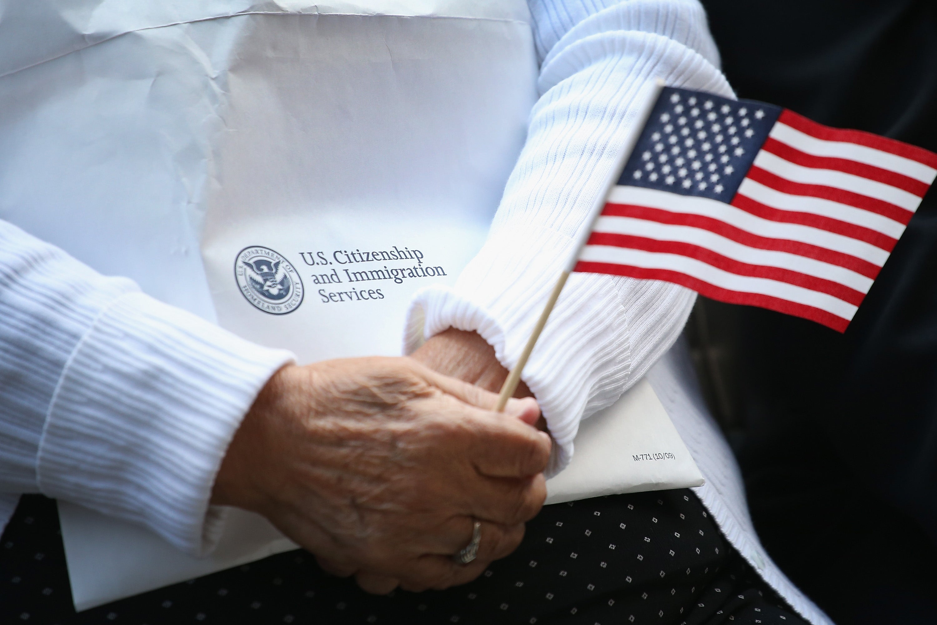 Presentan una ley en el Congreso de EEUU para prohibir a las autoridades la detención de inmigrantes en ciertos lugares Presentan una ley en el Congreso de EEUU para prohibir a las autoridades la detención de inmigrantes en ciertos lugares