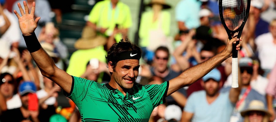 Roger Federer celebra la victoria ante Berdych Roger Federer celebra la victoria ante Berdych
