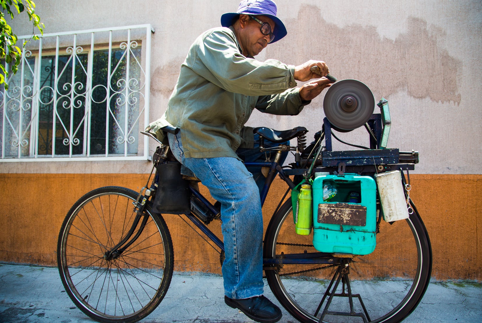 Mesa de redacción: El afilador sigue en nuestras calles Mesa de redacción: El afilador sigue en nuestras calles