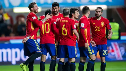 Jugadores de España celebrando un gol Jugadores de España celebrando un gol