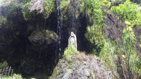 La Virgen de Lourdes de la localidad onubense de Higuera de la Sierra