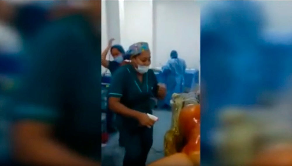 Enfermera bailando